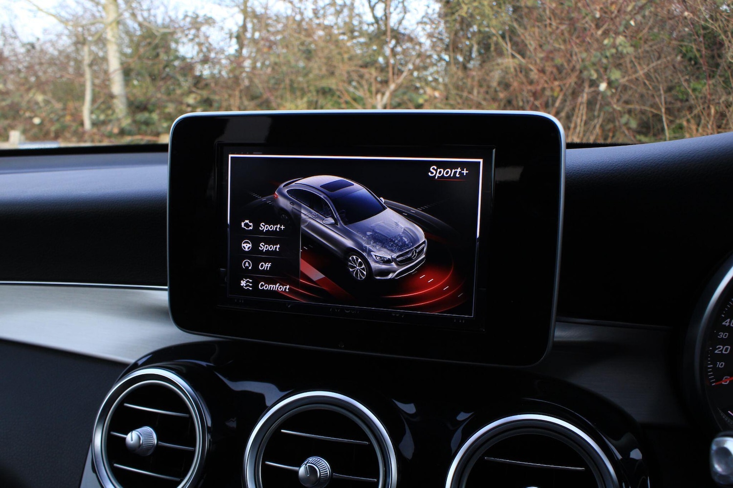 Used Mercedes-Benz GLC 2017 for sale - 77143980: Photo 28