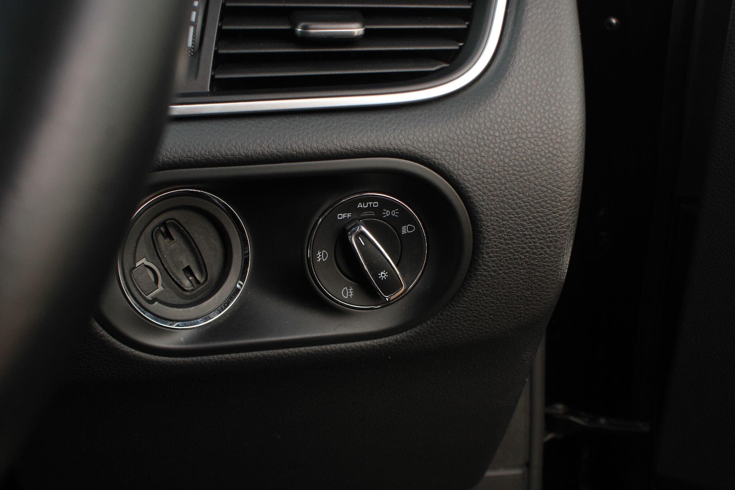 Used Porsche Macan 2016 for sale - 77495776: Photo 36