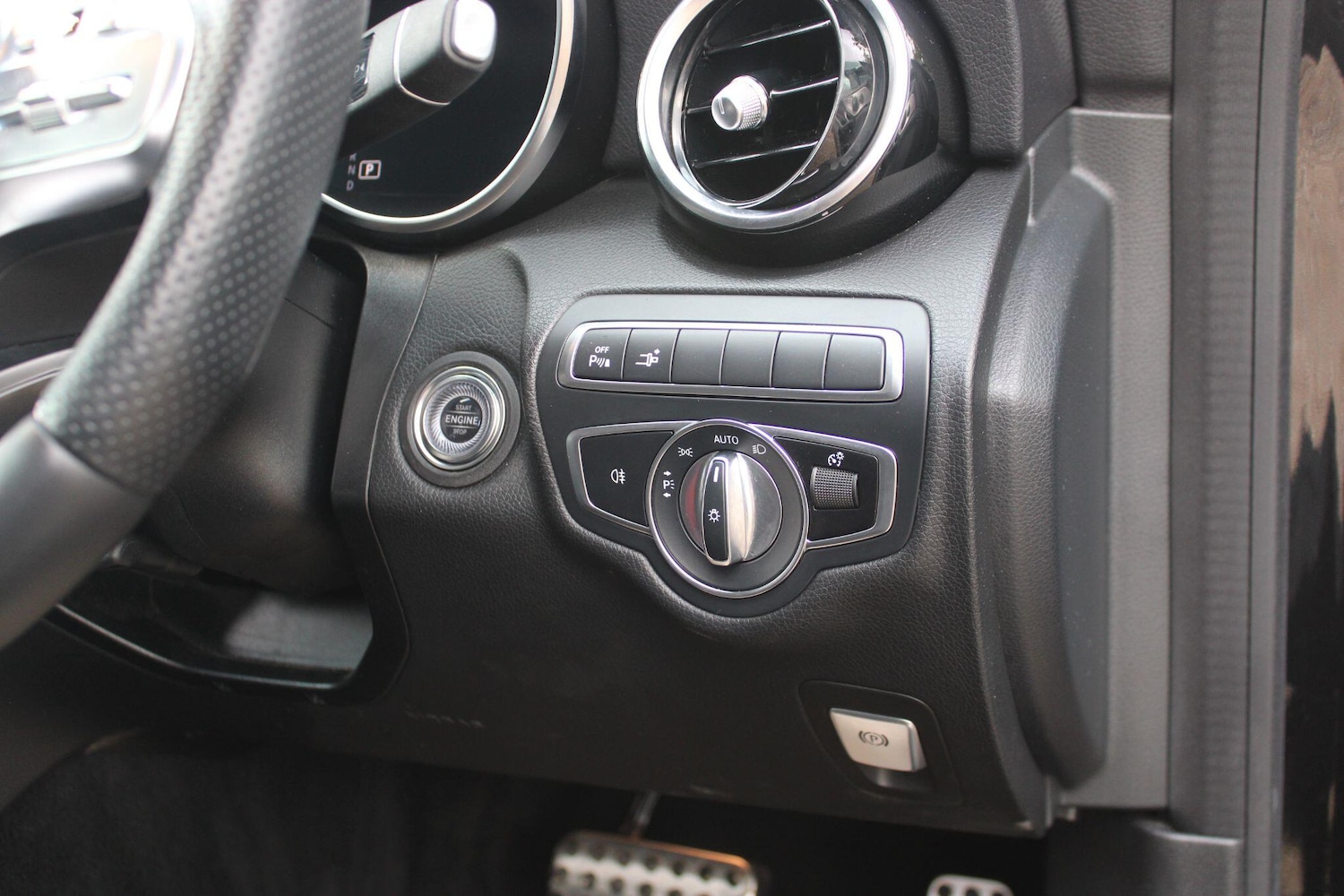 Used Mercedes-Benz C Class 2019 for sale - 76989397: Photo 41