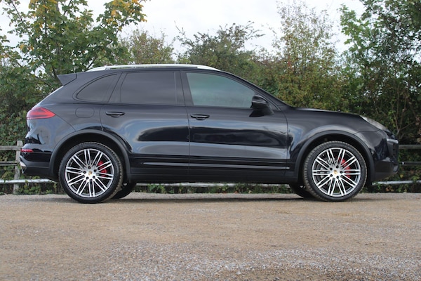Used Porsche Cayenne for sale - 76238658: Photo 2
