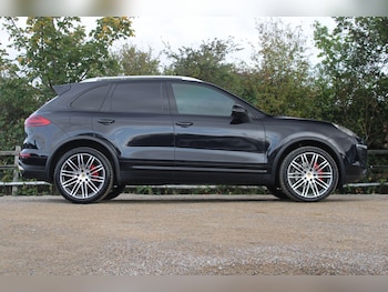 Used Porsche Cayenne for sale - 76238658: Photo 2