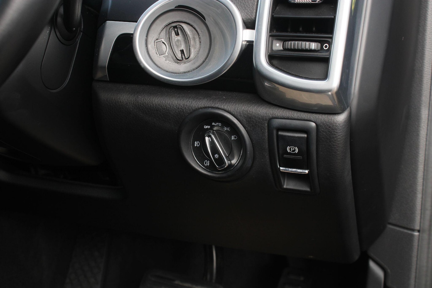 Used Porsche Cayenne 2016 for sale - 76238658: Photo 35