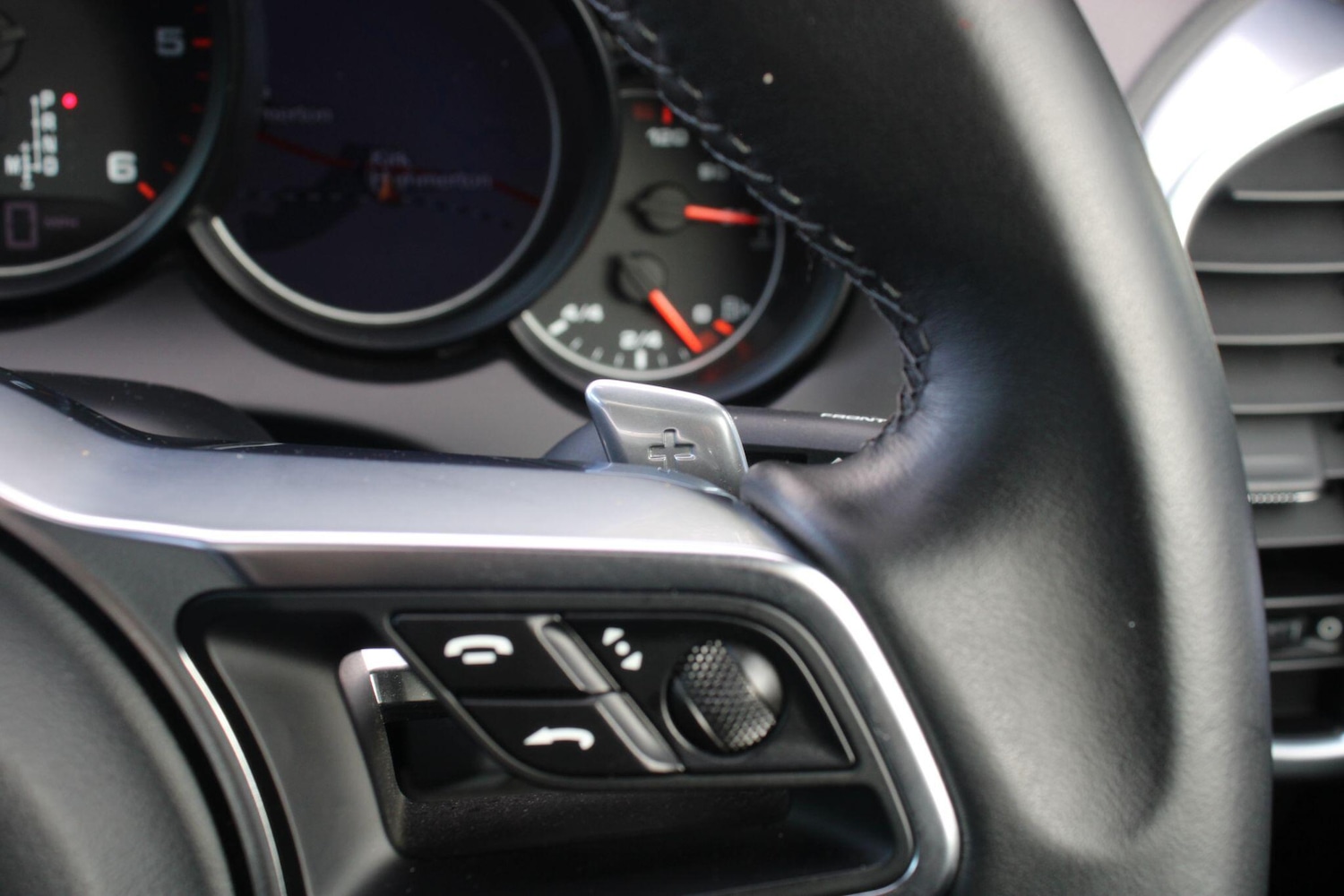 Used Porsche Cayenne 2016 for sale - 76238658: Photo 36