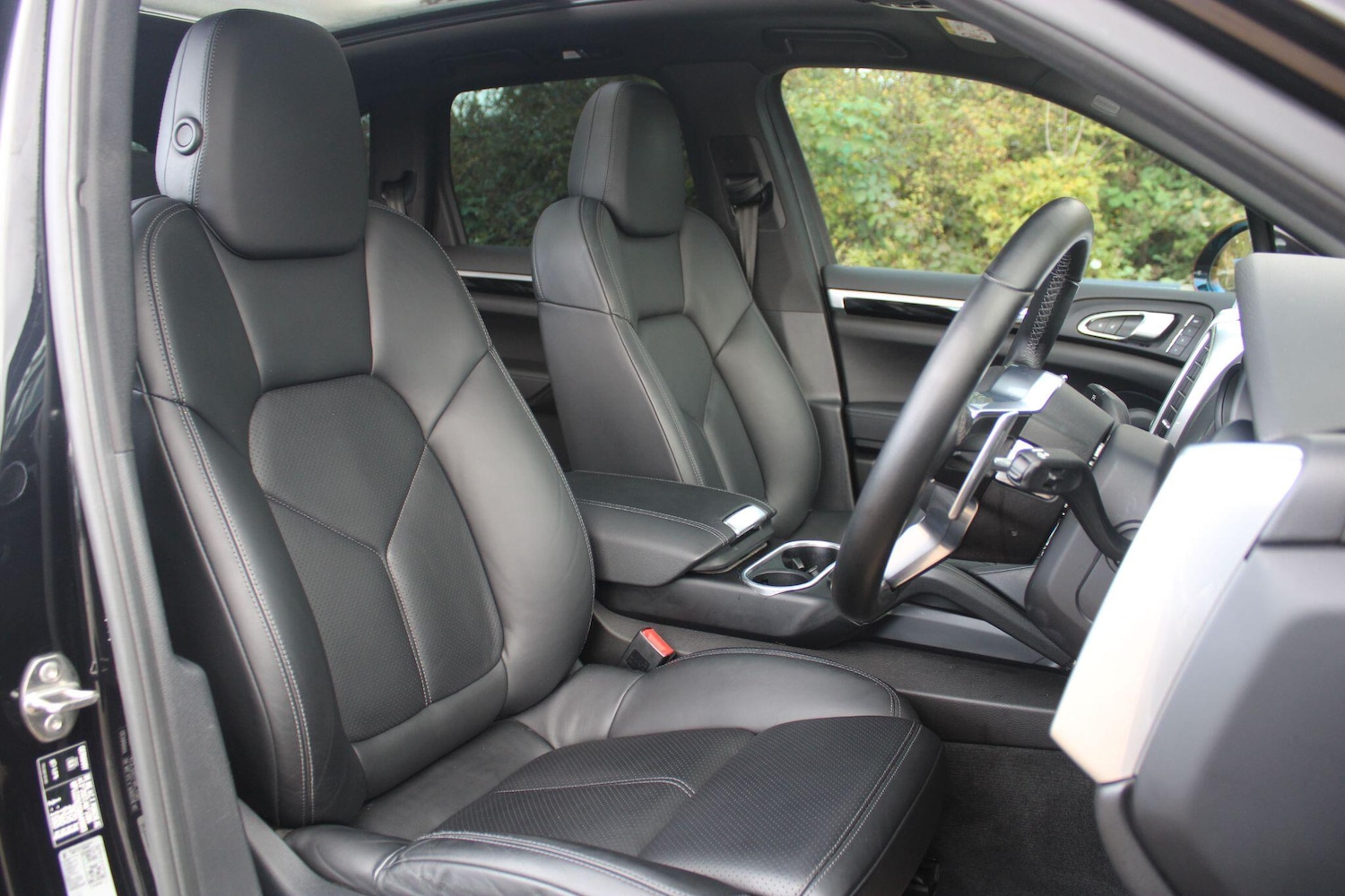 Used Porsche Cayenne 2016 for sale - 76238658: Photo 4