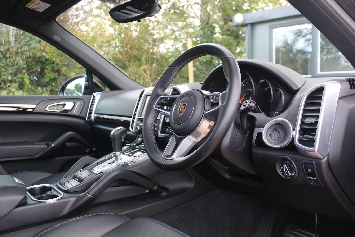 Used Porsche Cayenne 2016 for sale - 76238658: Photo 5