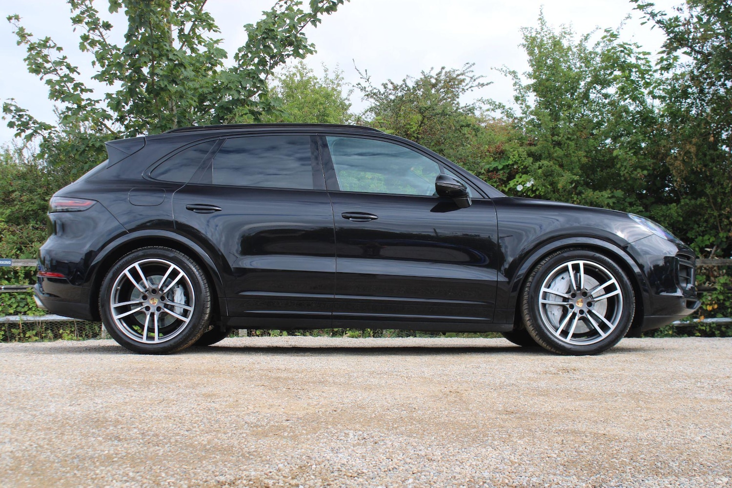 Used Porsche Cayenne 2018 for sale - 76988003: Photo 2