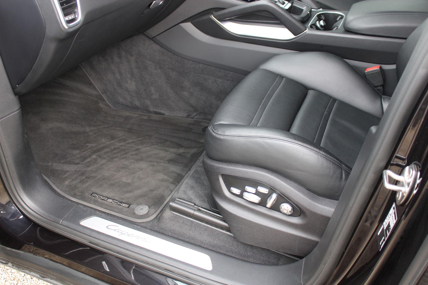 Used Porsche Cayenne 2018 for sale - 76988003: Photo 39