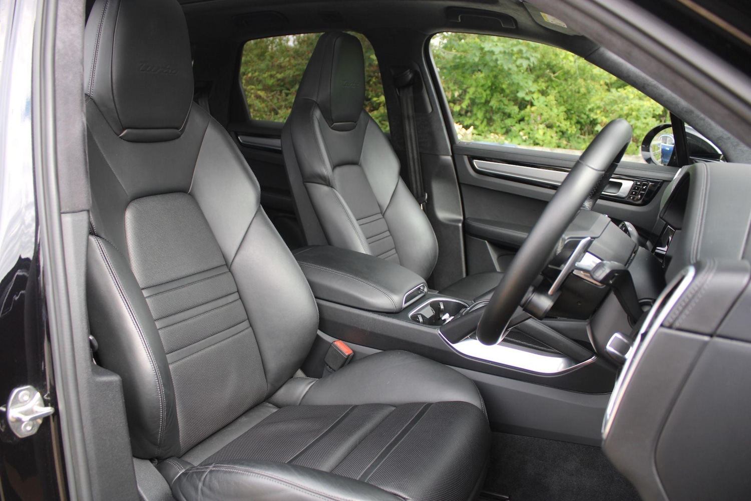 Used Porsche Cayenne 2018 for sale - 76988003: Photo 4