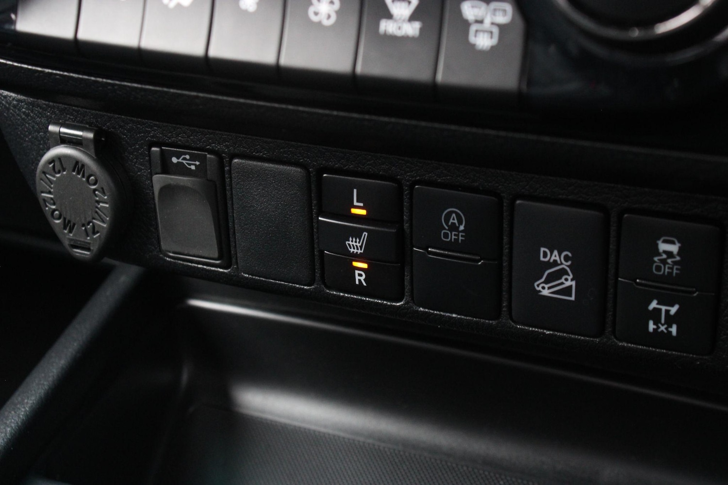 Used Toyota Hilux 2023 for sale - 76990338: Photo 24