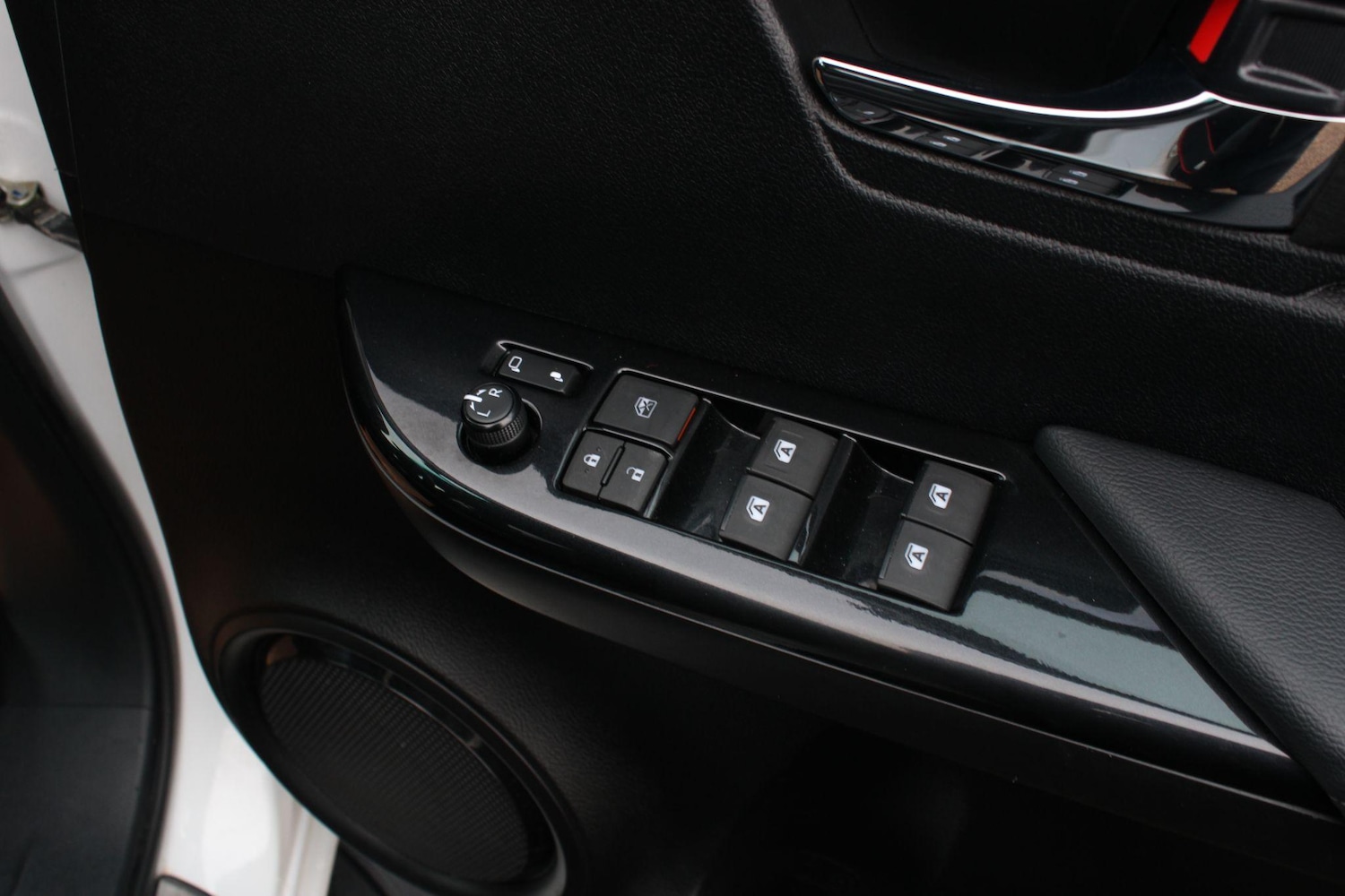 Used Toyota Hilux 2023 for sale - 76990338: Photo 32