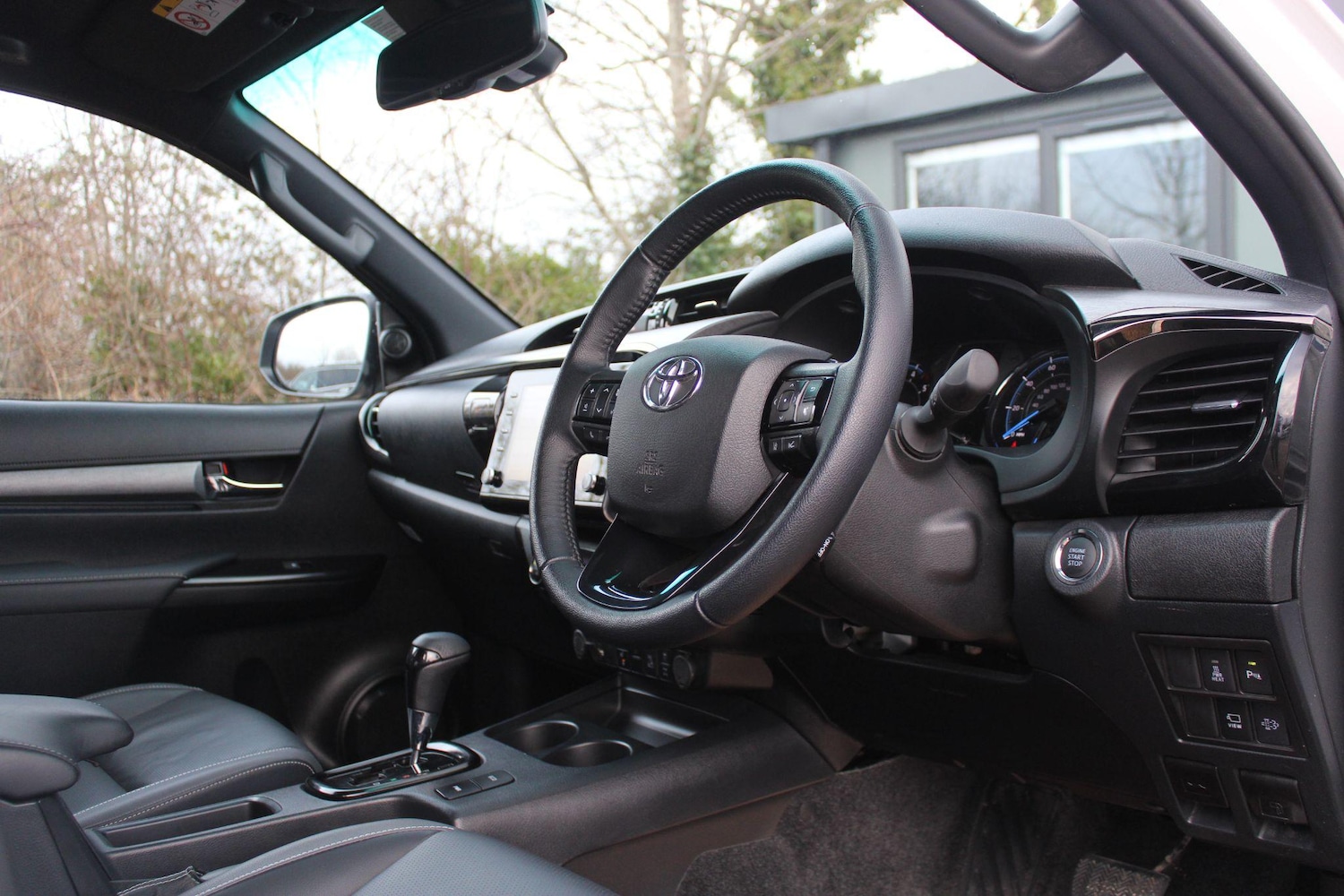 Used Toyota Hilux 2023 for sale - 76990338: Photo 5