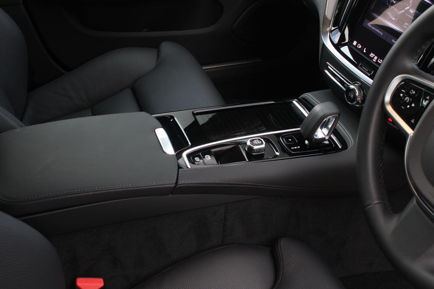 Used Volvo V60 2025 for sale - 76214700: Photo 24