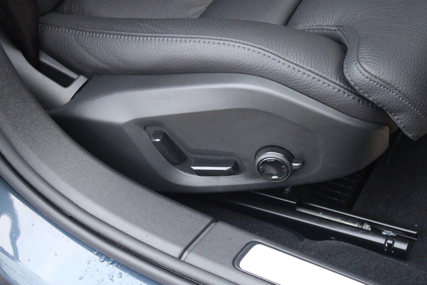 Used Volvo V60 2025 for sale - 76214700: Photo 32