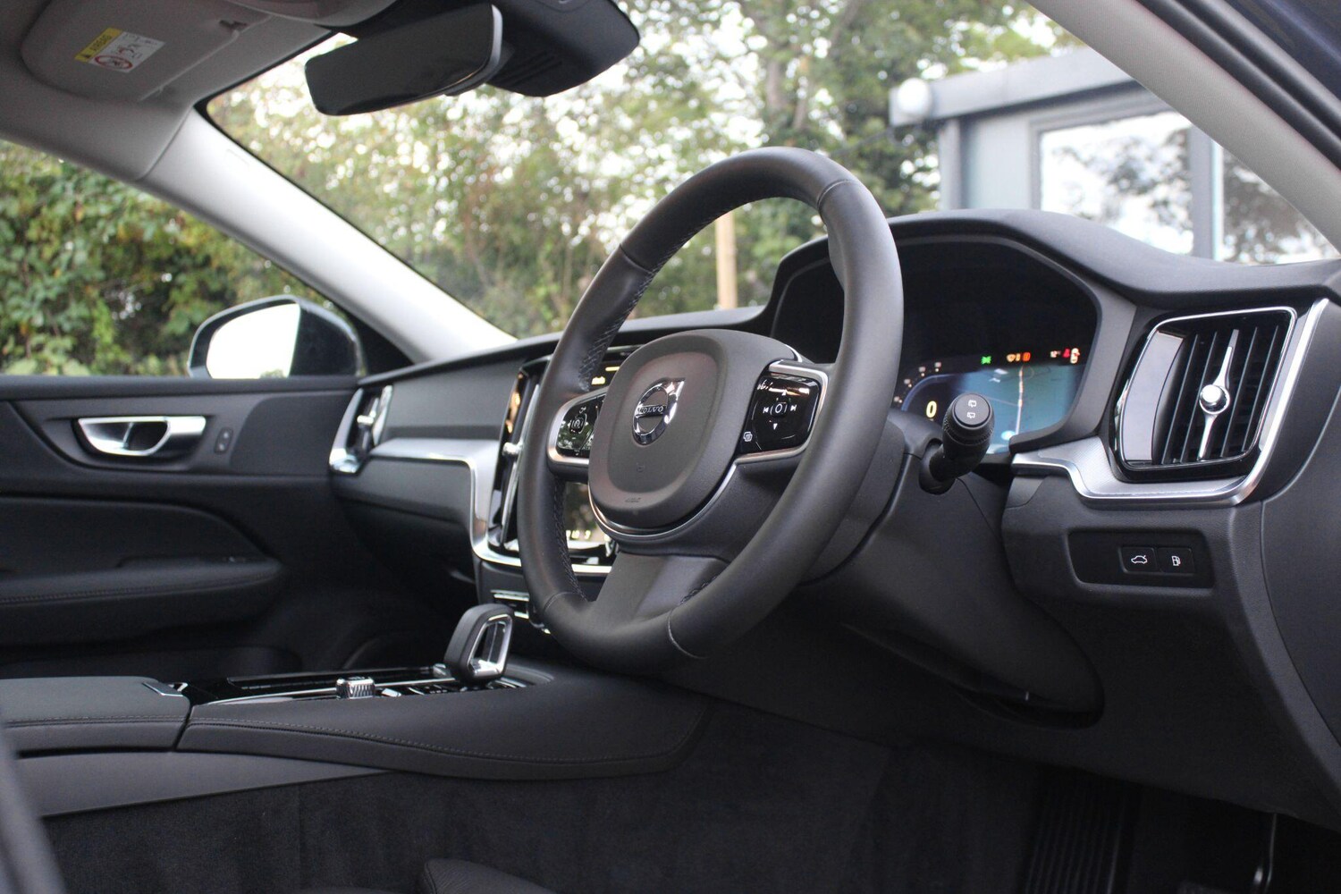 Used Volvo V60 2025 for sale - 76214700: Photo 5