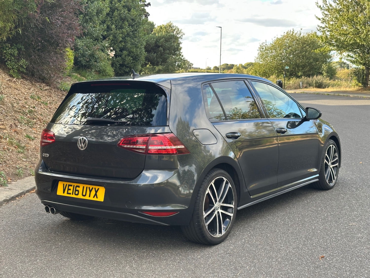 Used Volkswagen Golf 2016 for sale - 77179887: Photo 2