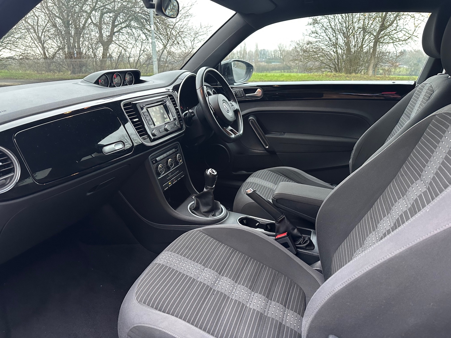 Used Volkswagen Beetle 2014 for sale - 77137391: Photo 5