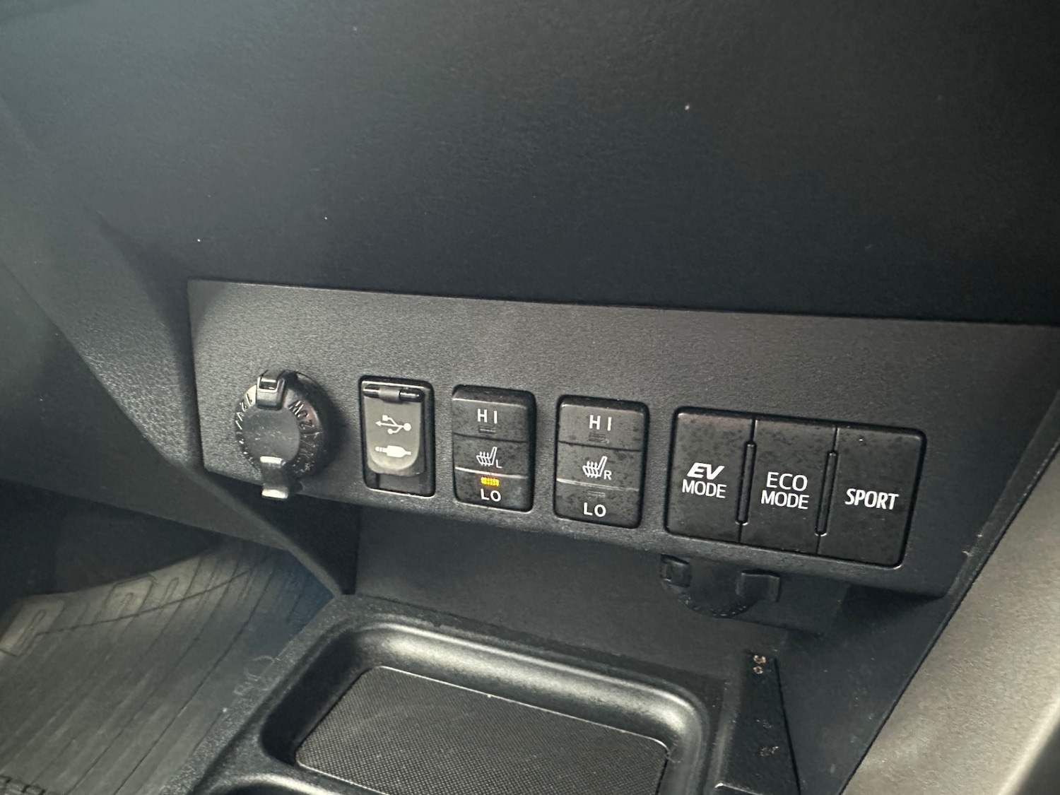 Used Toyota RAV4 2018 for sale - 77403908: Photo 11