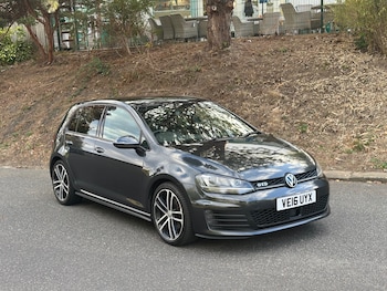 Volkswagen - Golf