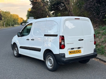 Used Peugeot Partner 2018 for sale - 75587480: Photo