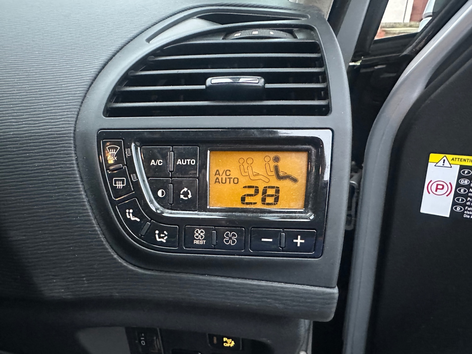 Used Citroen C4 Grand Picasso 2012 for sale - 77035779: Photo 11