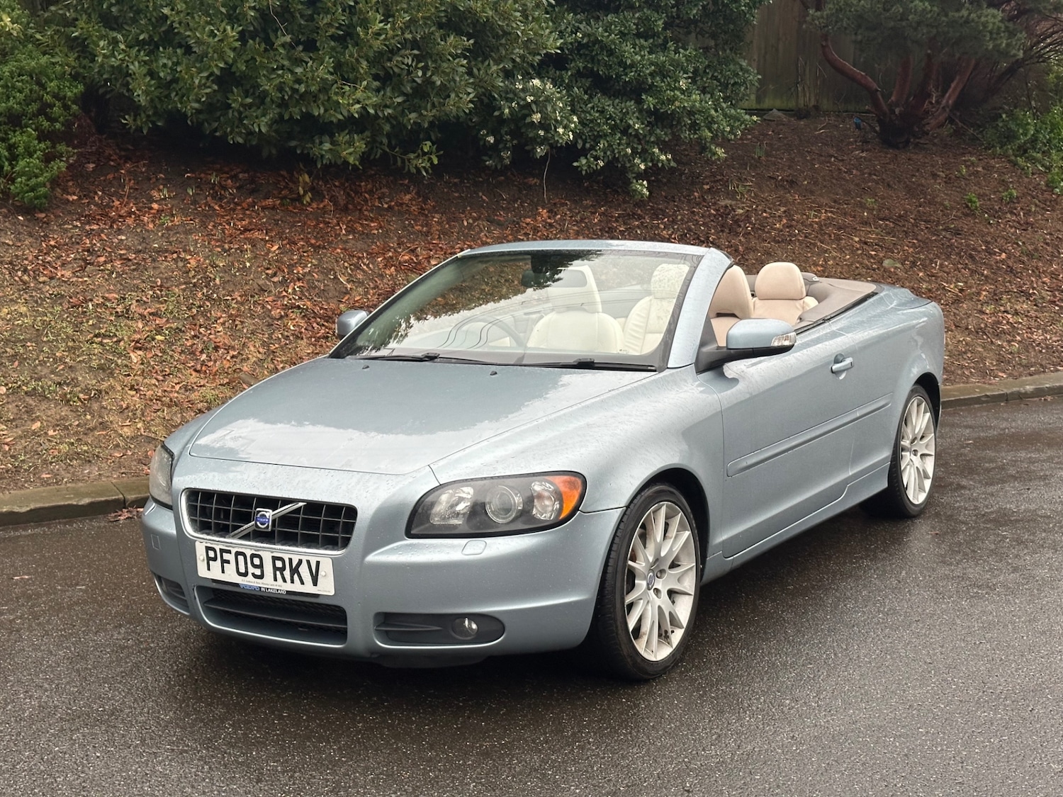 Used Volvo C70 2009 for sale - 77340298: Photo 3
