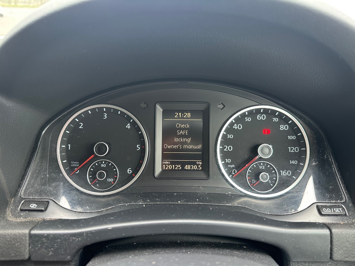 Used Volkswagen Tiguan 2011 for sale - 77668216: Photo 11