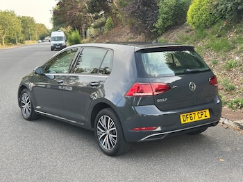 Used Volkswagen Golf 2017 for sale - 75561148: Photo