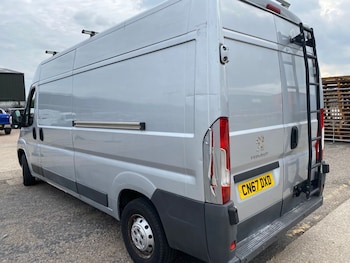 Used Peugeot Boxer 2017 for sale - 76156869: Photo 2