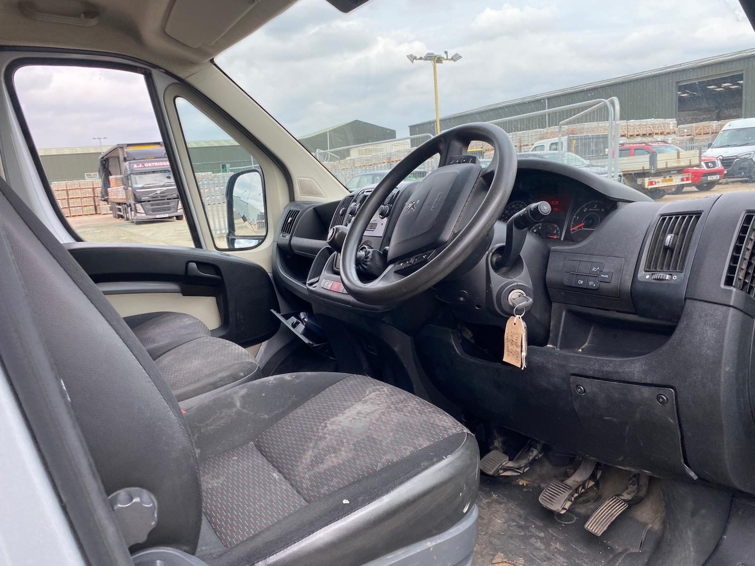 Used Peugeot Boxer 2017 for sale - 76156869: Photo 3