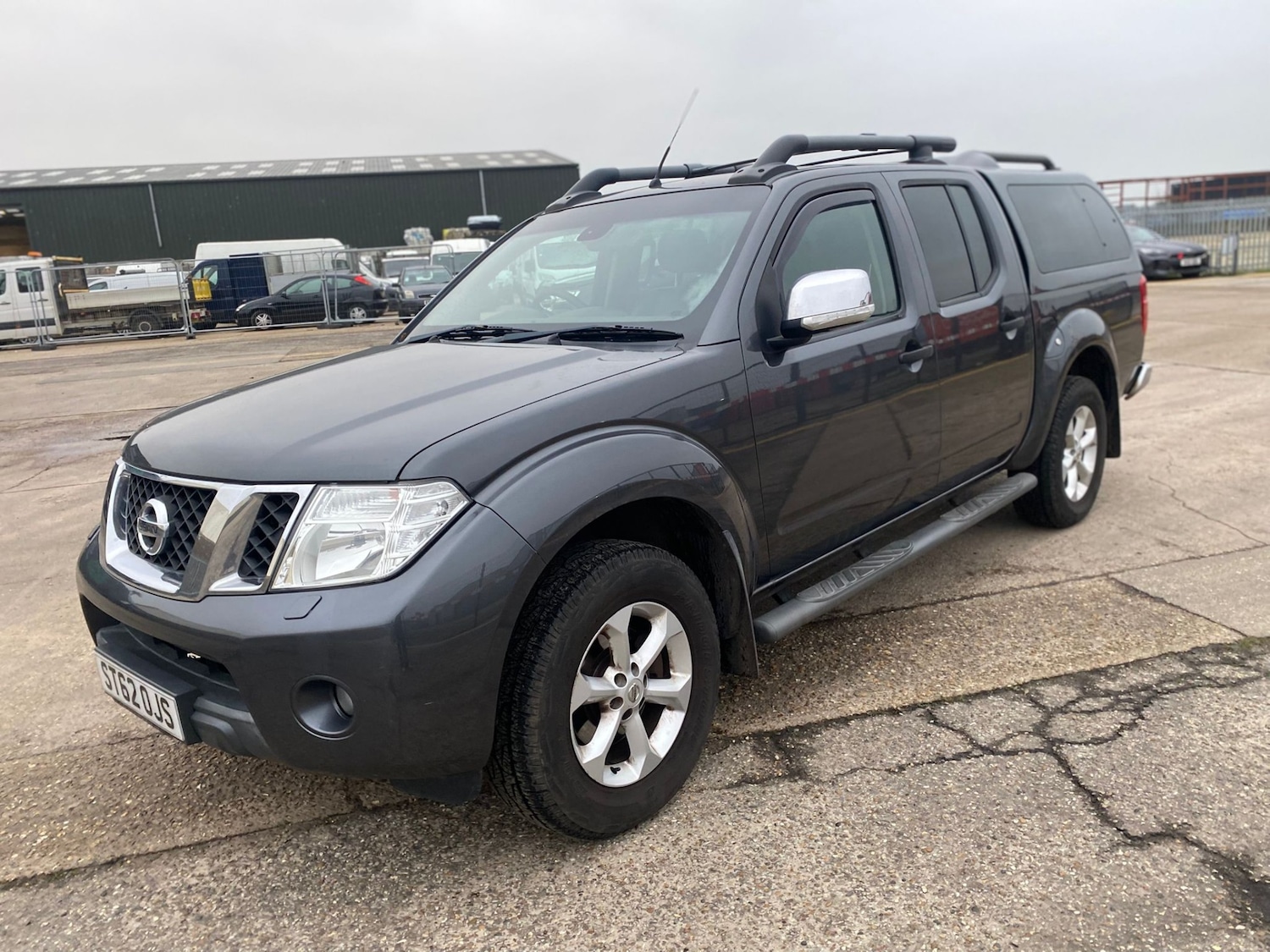 Used Nissan Navara 2013 for sale - 77033690: Photo 2