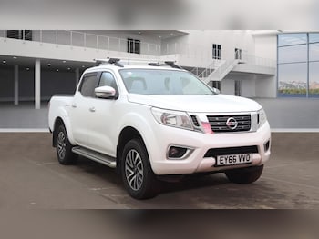 Used Nissan Navara 2016 for sale - 77504129: Photo