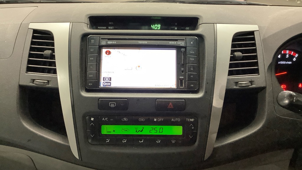 Used Toyota Hilux 2011 for sale - 77616448: Photo 11