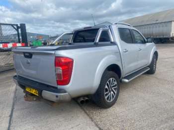 Used Nissan Navara 2017 for sale - 74745621: Photo