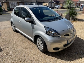 Used Toyota AYGO 2010 for sale - 79611462: Photo