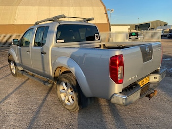 Used Nissan Navara 2015 for sale - 76718987: Photo