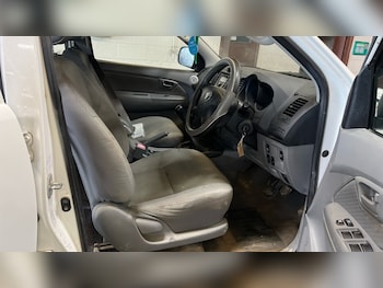 Used Toyota Hilux 2011 for sale - 78835140: Photo