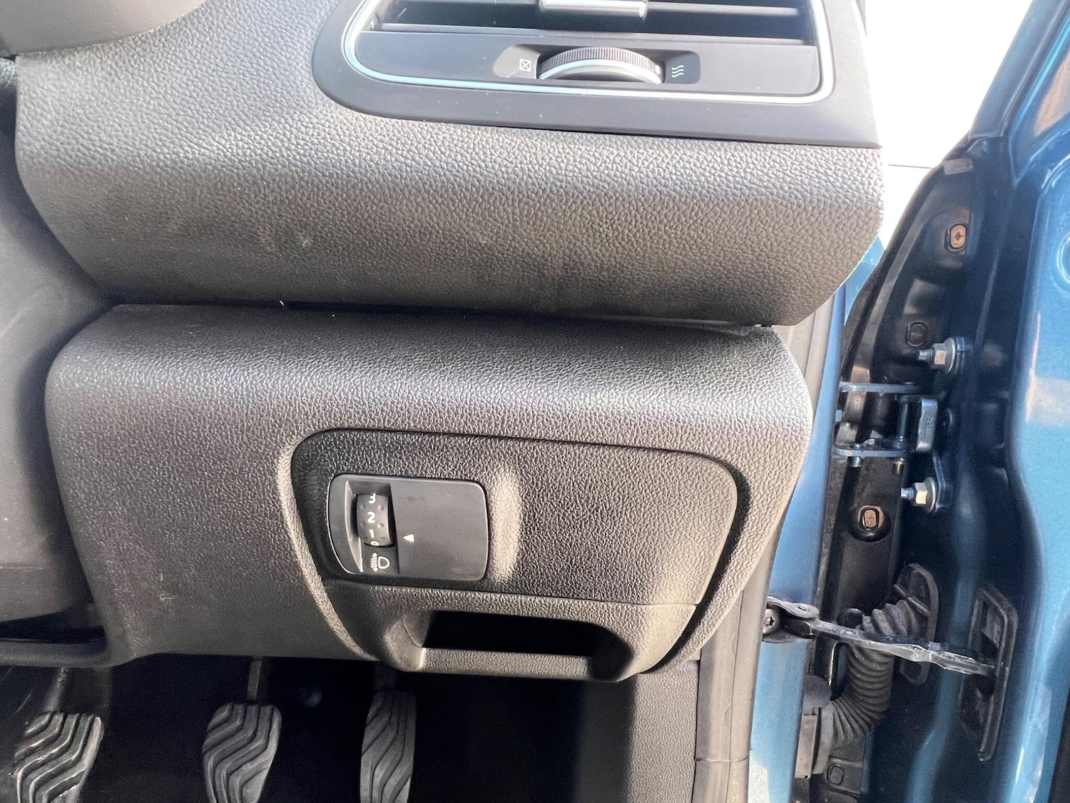 Used Renault Megane 2017 for sale - 78047019: Photo 46