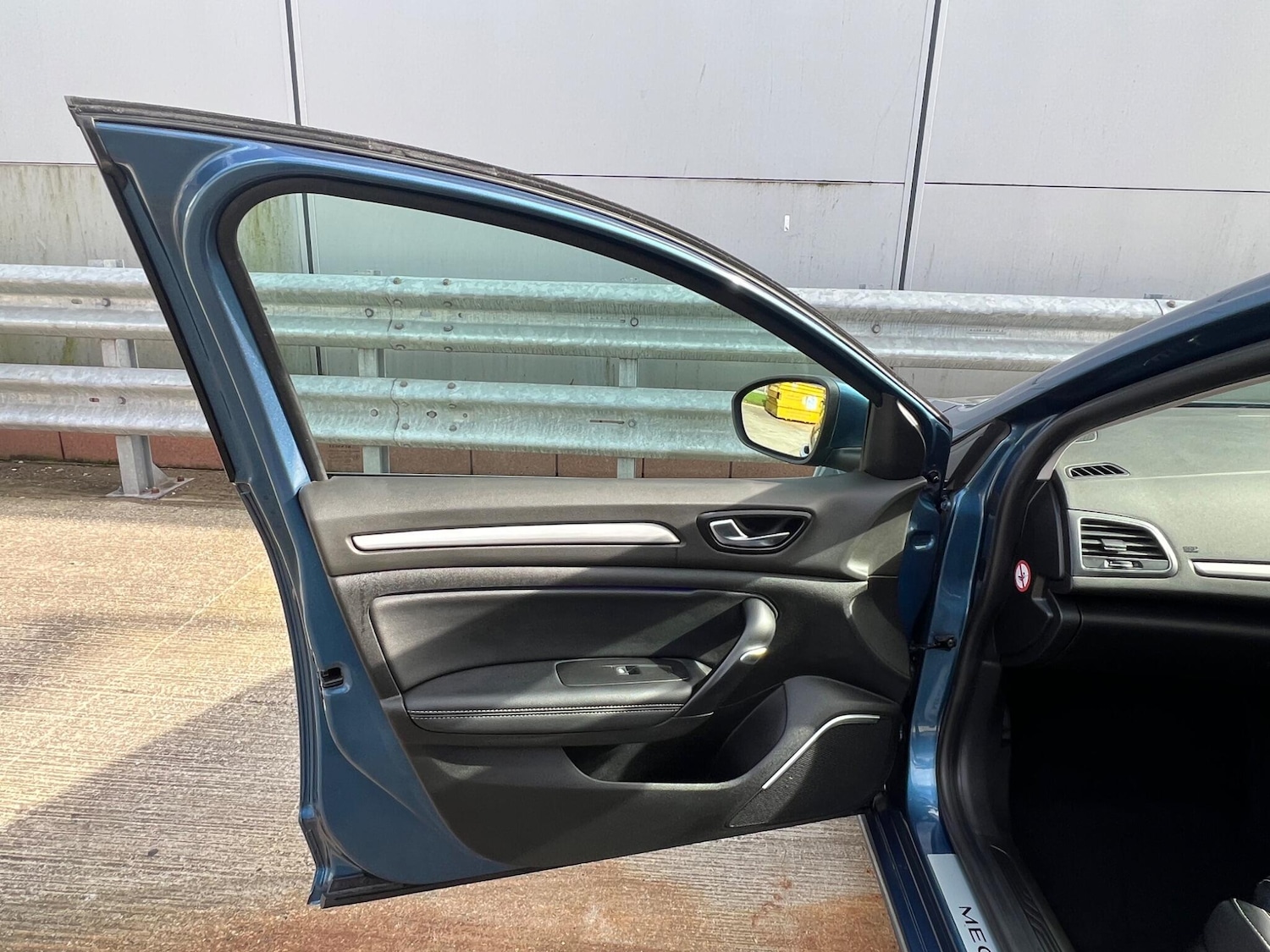 Used Renault Megane 2017 for sale - 78047019: Photo 47