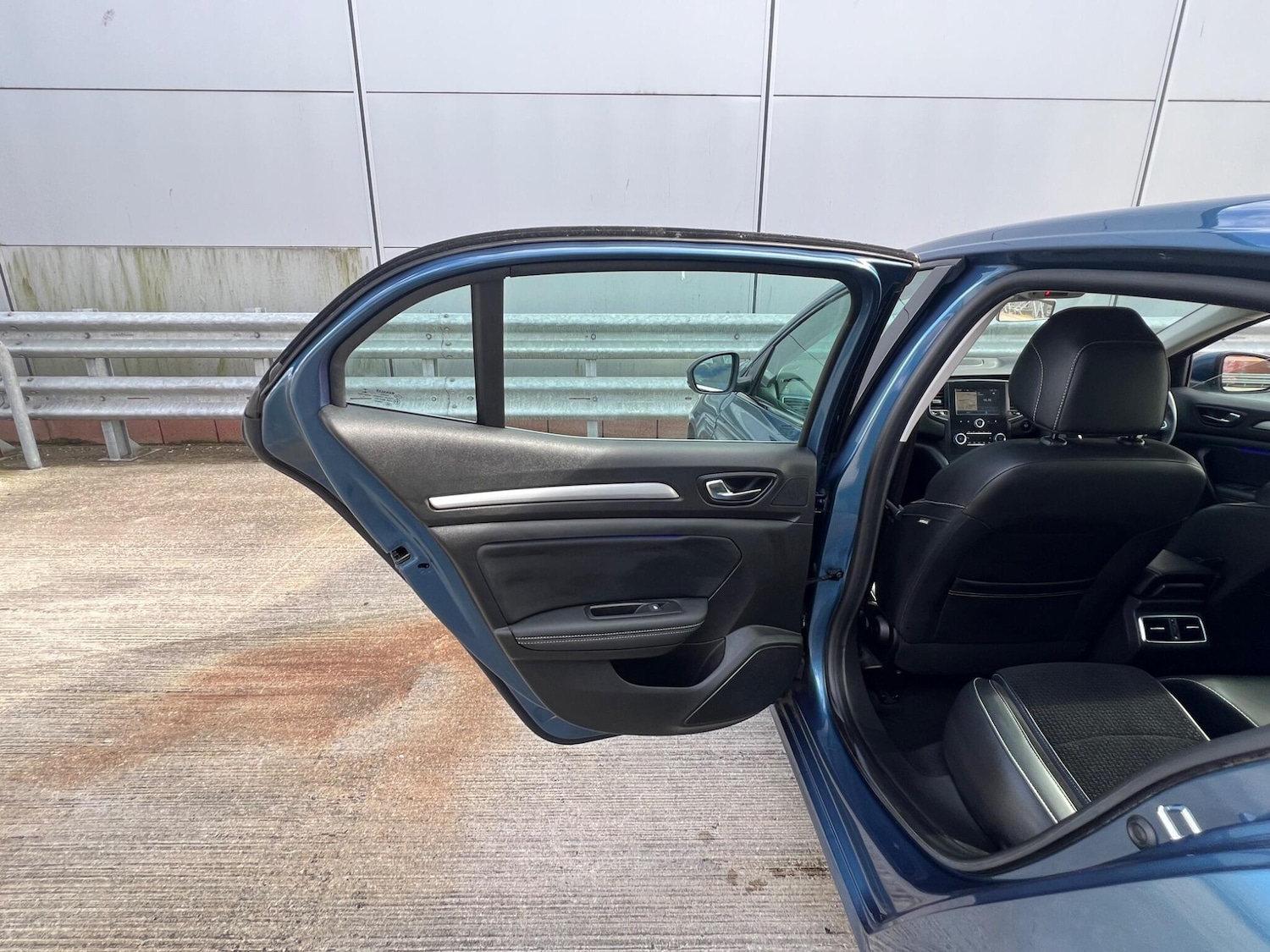 Used Renault Megane 2017 for sale - 78047019: Photo 48