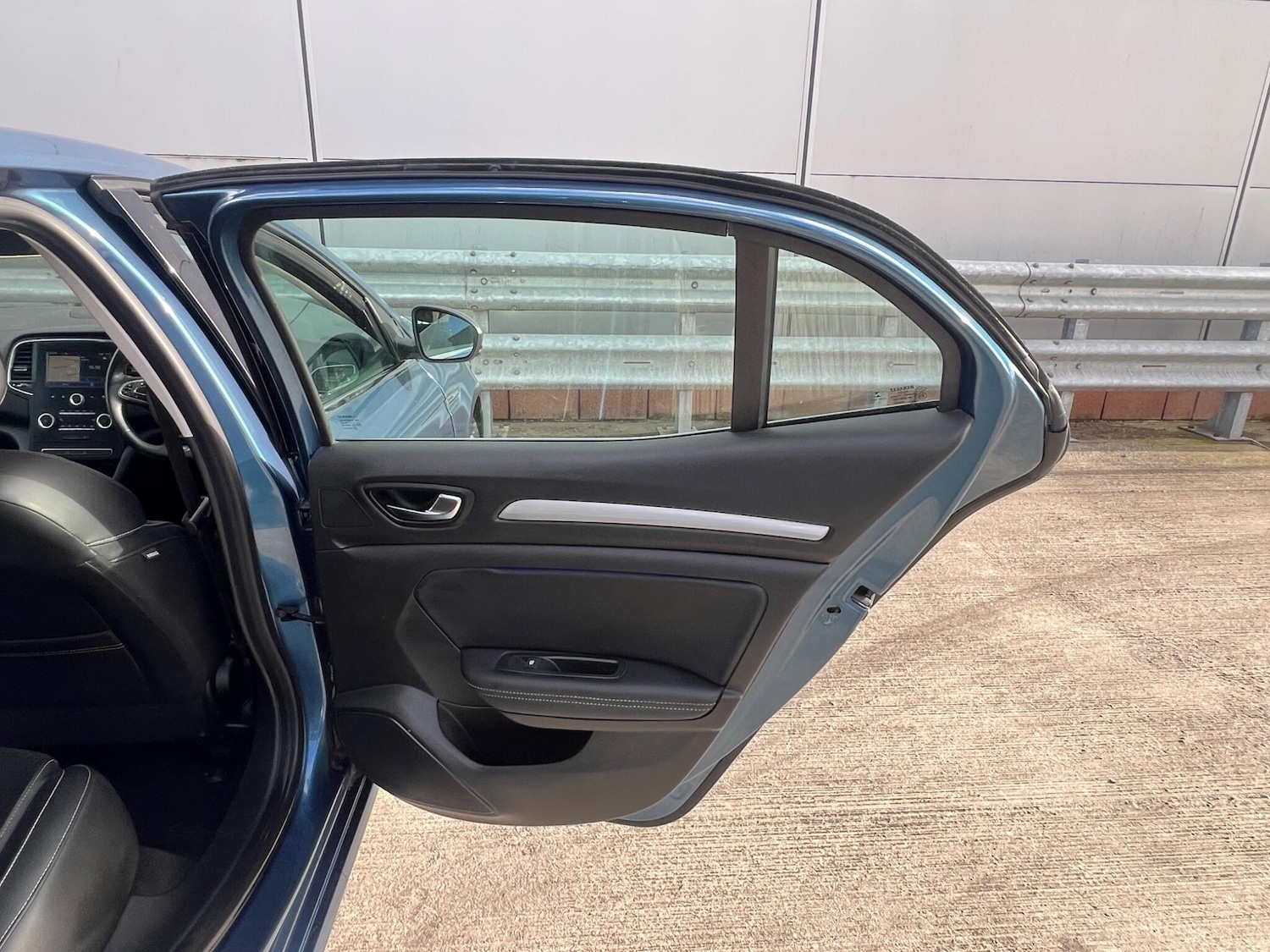 Used Renault Megane 2017 for sale - 78047019: Photo 49