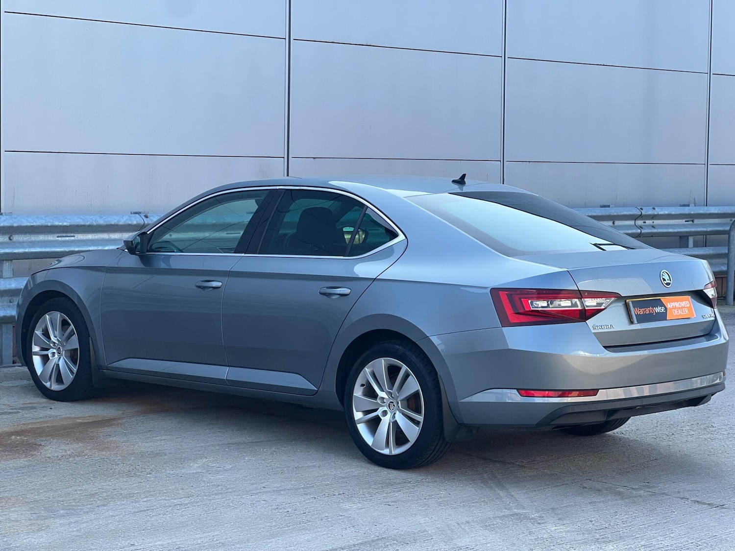 Used Skoda Superb 2015 for sale - 77992877: Photo 14