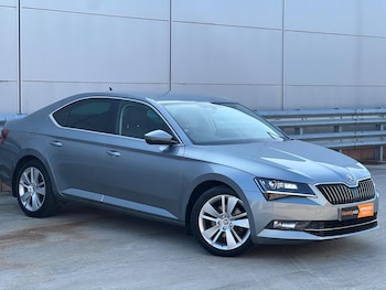 Used Skoda Superb 2015 for sale - 77992877: Photo