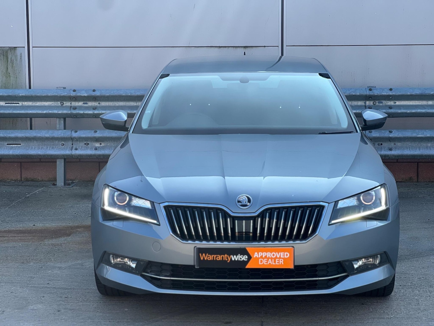 Used Skoda Superb 2015 for sale - 77992877: Photo 2