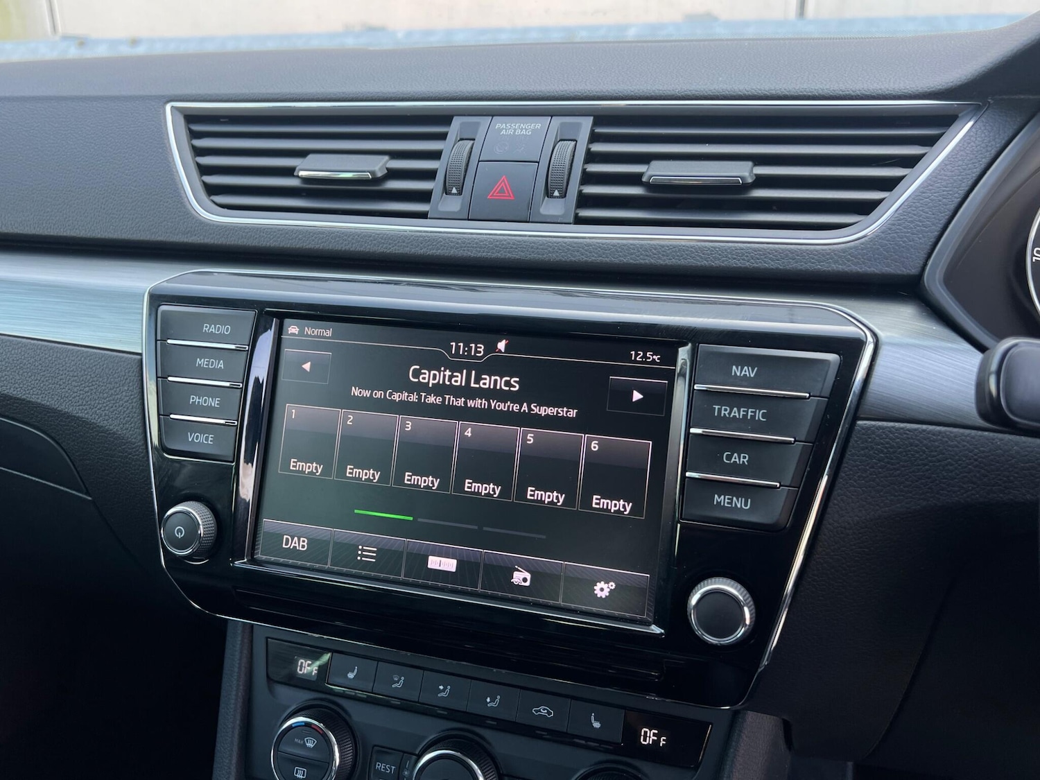 Used Skoda Superb 2015 for sale - 77992877: Photo 40