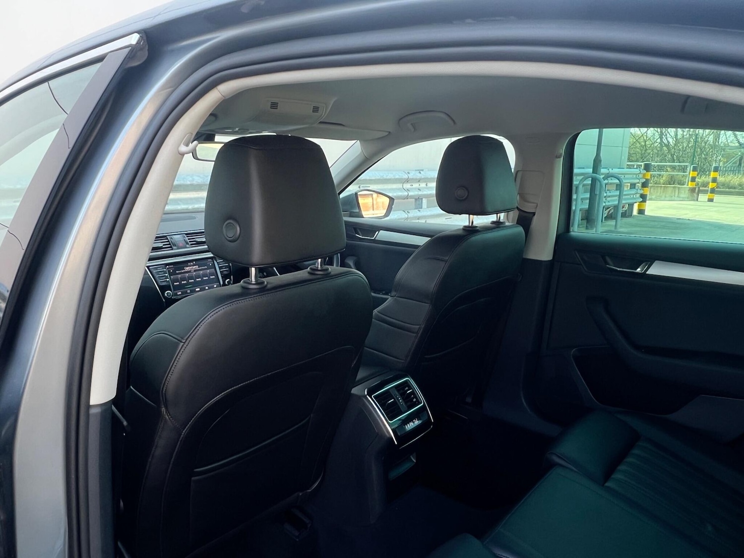 Used Skoda Superb 2015 for sale - 77992877: Photo 56