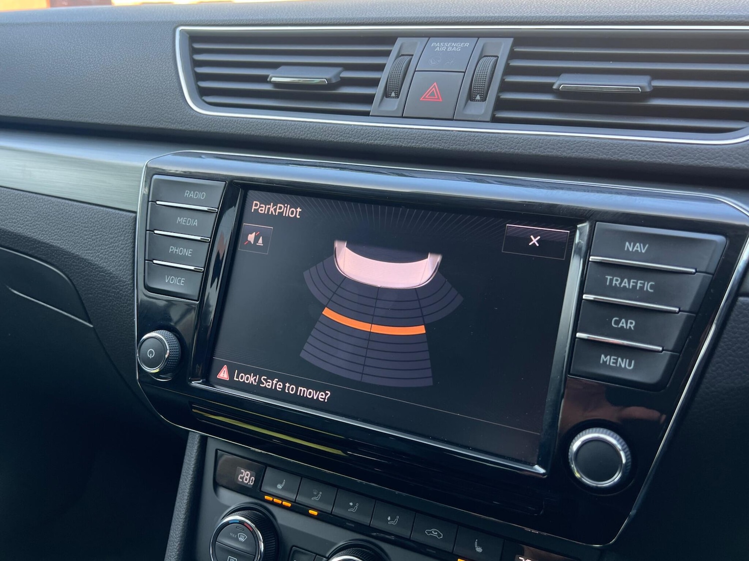 Used Skoda Superb 2015 for sale - 77992877: Photo 60