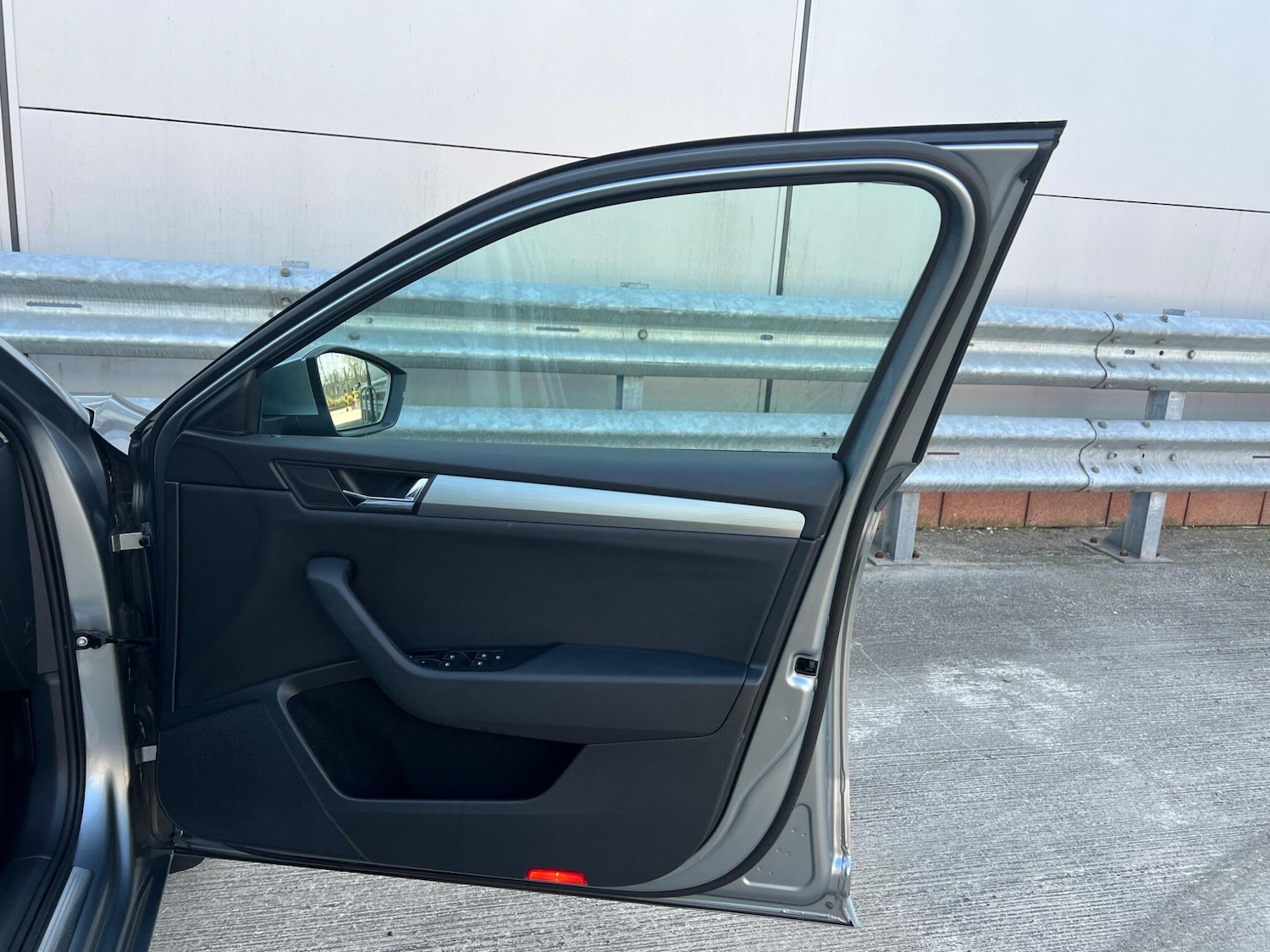 Used Skoda Superb 2015 for sale - 77992877: Photo 64