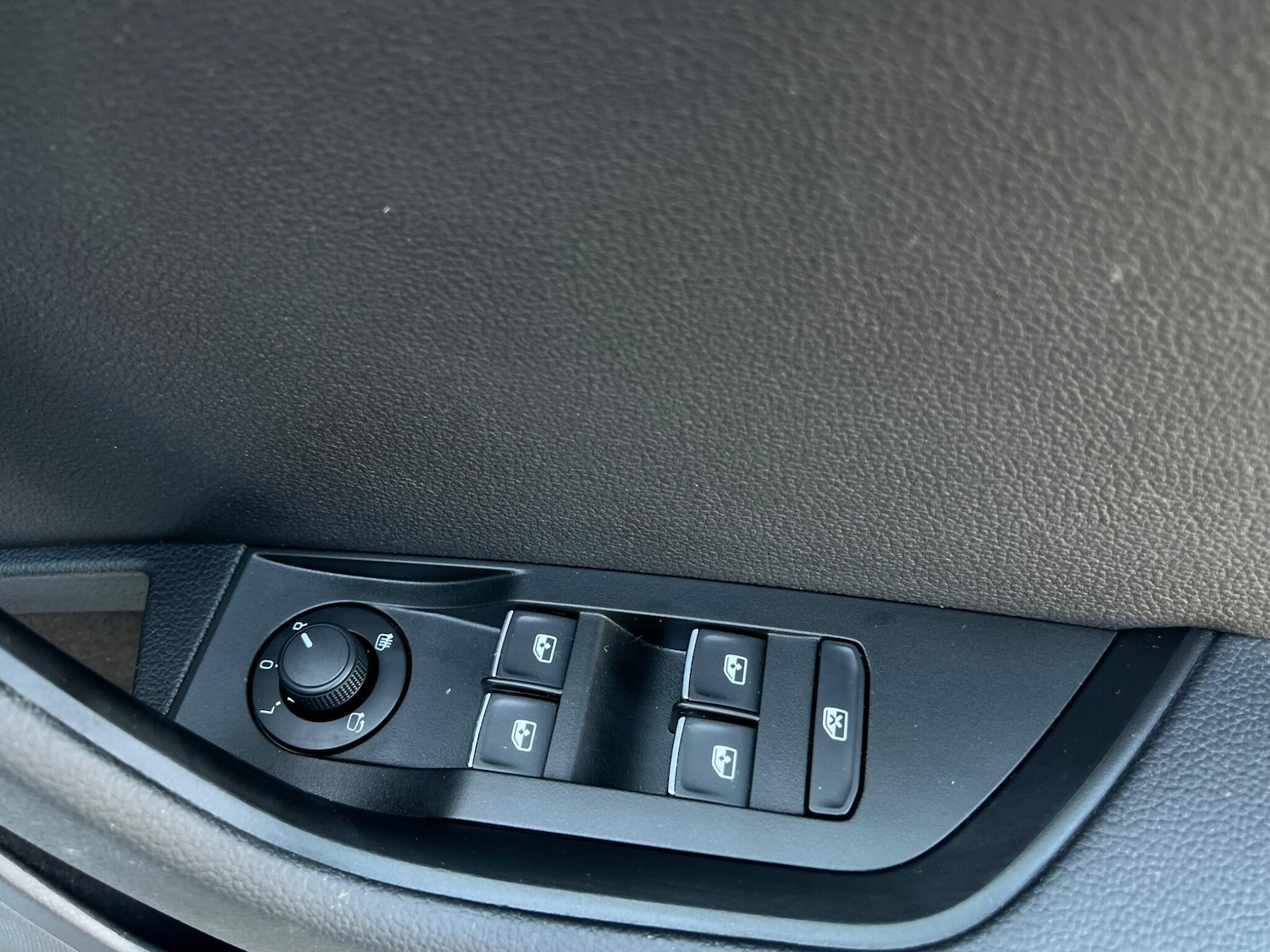 Used Skoda Superb 2015 for sale - 77992877: Photo 66