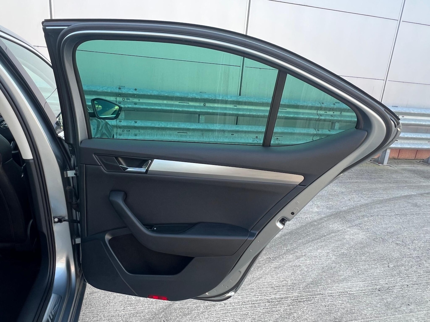 Used Skoda Superb 2015 for sale - 77992877: Photo 69