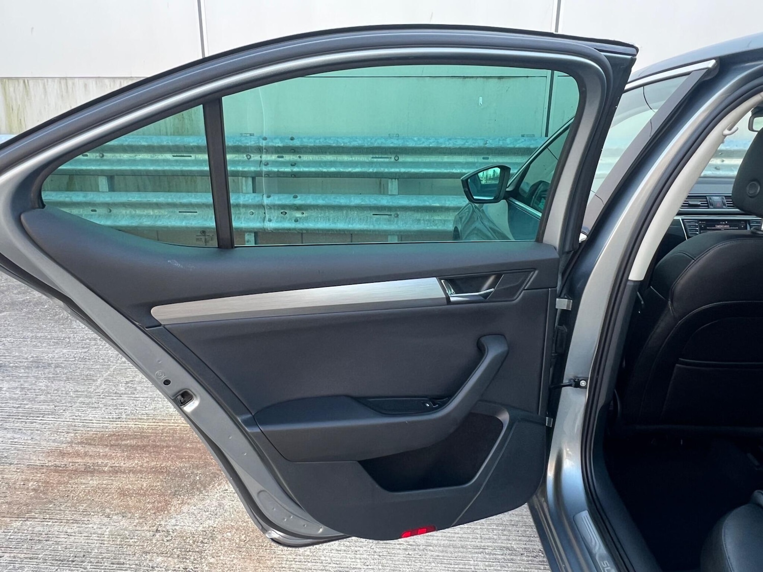 Used Skoda Superb 2015 for sale - 77992877: Photo 70